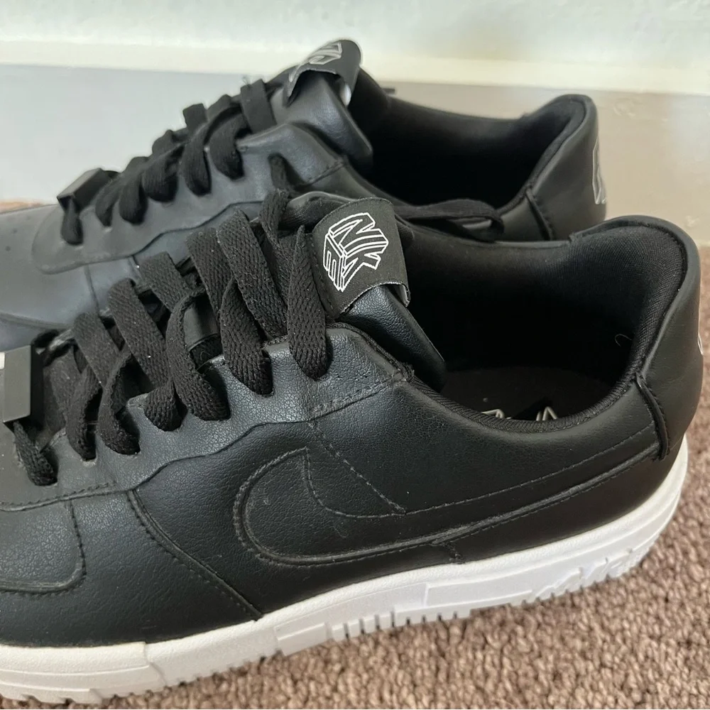 Nike Women's Black and White Sneakers - Picture 2 of 10